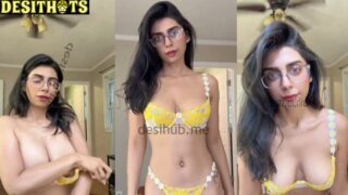 Insta Model Aqsa Pervaiz Nude Video Showing Her Boobs